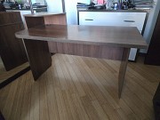 Продам письменный стол 132 см с полкой под монитор, темный орех, б/у, отличное состояние Алматы