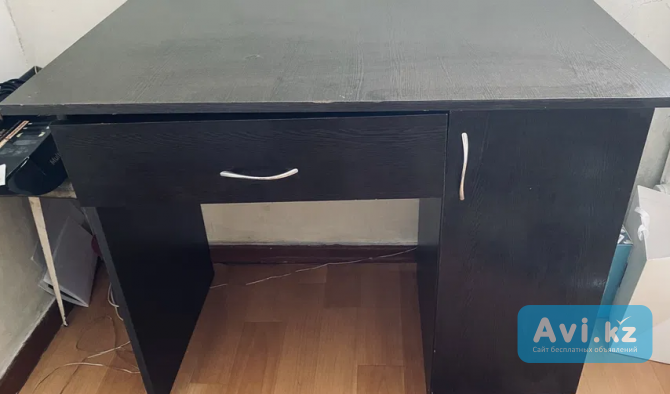 Стол письменный Лдсп 10 000 тг Караганда - изображение 1