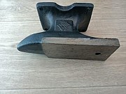 Продам настольную наковальню б/у 12, 5*6, 5 см и тиски. Торг или обмен возможны Караганда