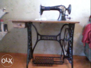 Старинная ножная швейная машина зингер Алматы