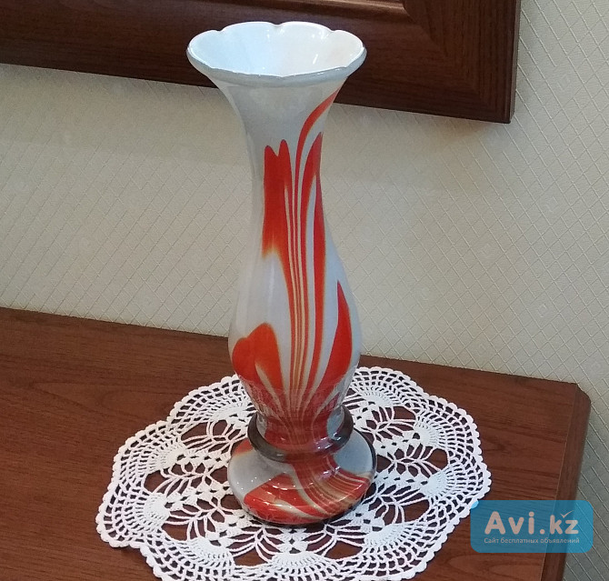 Изящная, интерьерная ваза 28см молочное стекло Алматы - изображение 1