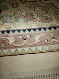 В связи с переездом продаю ковёр натуральный шёлк хамелеон Пакистан размер 5 х 5 имеется в идеальном доставка из г.Атырау