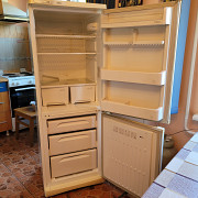 Продам двухкамерный холодильник Stinol Усть-Каменогорск