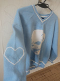 Продам голубой свитер с рисунком черепа Актау