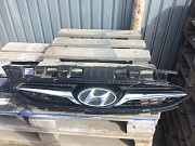 Решетка радиатора верхняя (полностью в сборе) "оригинал" Hyundai Solaris Костанай