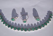 Ювелирный комплект - натуральные изумруды с цирконами в серебре - кольцо + серьги и браслет Алматы