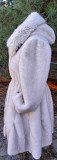 Шуба с капюшоном, зима, р 48, светлая, искусственный мех Алматы