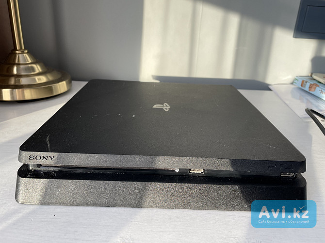 Продам Playstation 4 Slim с играми и 2 геймпадами Астана - изображение 1