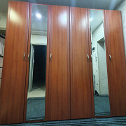 Продам два трехдверных распашных шкафа с зеркалами Алматы