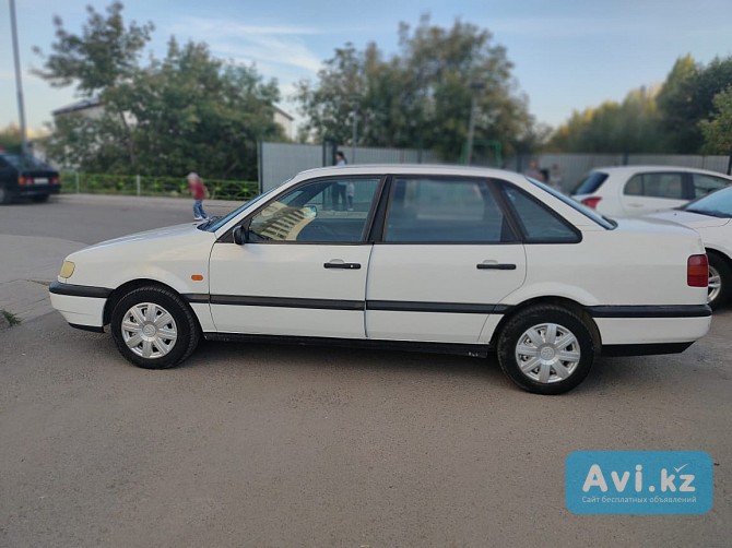 Volkswagen Passat Sedan 1995 Астана - изображение 1
