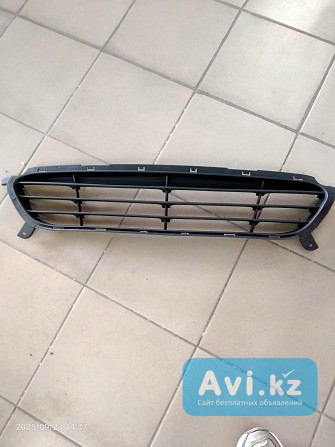 Решетка в бампер для Хендай Акцент, Солярис арт Sthns1000g0r Sat Петропавловск - изображение 1
