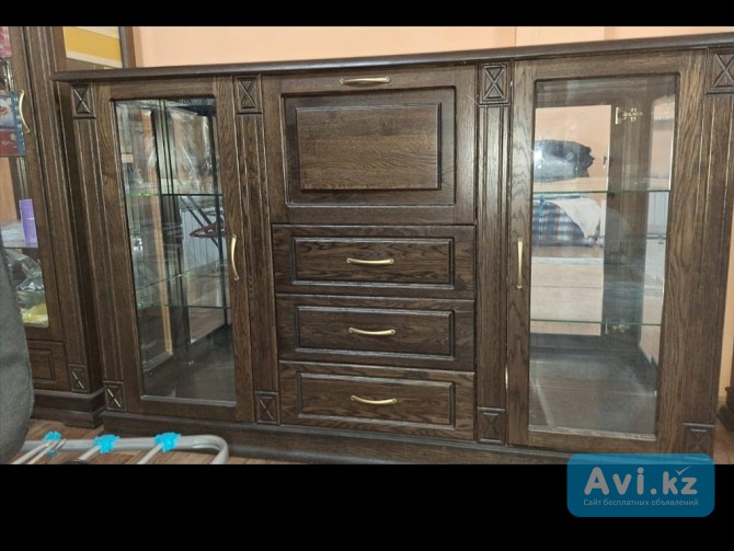 Витрина в зал стенка дерево Алматы - изображение 1