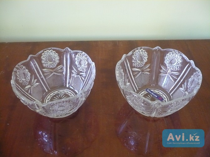 Две хрустальные конфетницы диаметром 10, 5см и высотой 6, 5см Шымкент - изображение 1