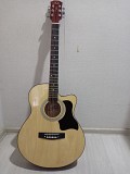 Акустическая гитара в хорошем состоянии Астана
