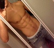 Массаж для девушек и женщин на выезд парень на час либо ночь Алматы